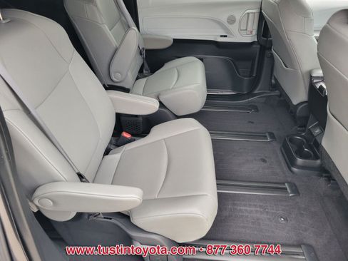 Used 2025 Toyota Sienna XLE w/ XLE Plus Package AWD/4WD image 16