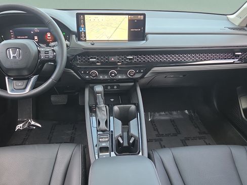 Used 2025 Honda Accord Touring image 13