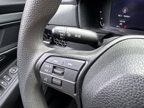 Used 2024 Honda Accord EX image 21