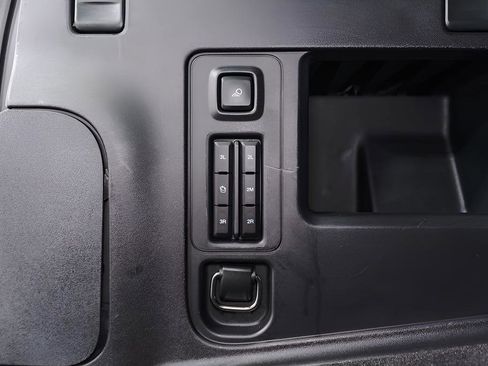 Used 2025 Ford Expedition Active image 46