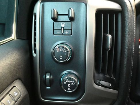 Used 2019 GMC Sierra 2500 Denali w/ Suspension Package, Off-Road AWD/4WD image 16