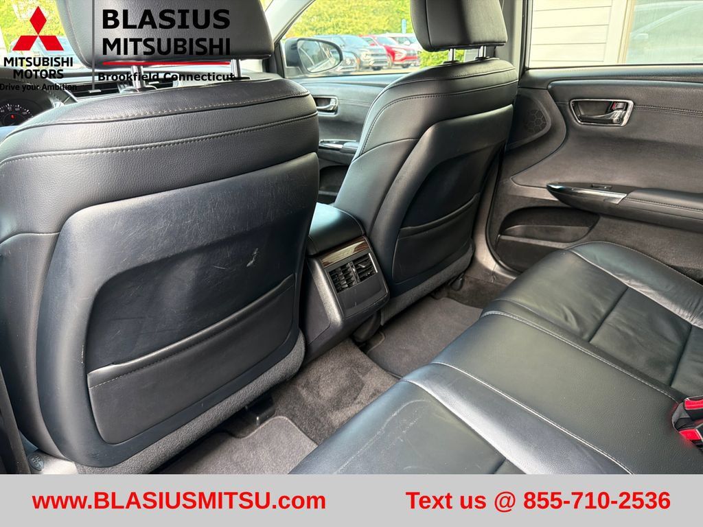 Used 2013 Toyota Avalon XLE FWD image 37