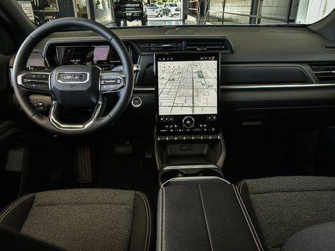 New 2025 GMC Terrain Elevation w/ Technology Package II AWD/4WD image 17