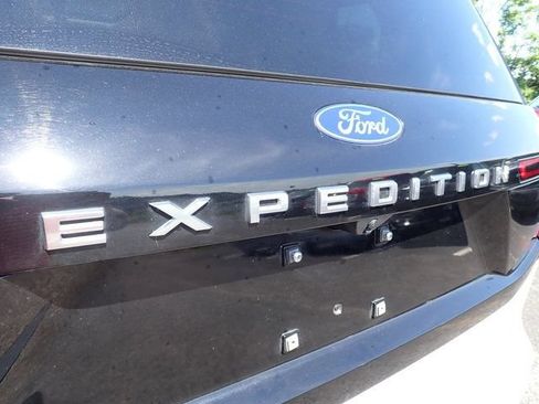 Used 2025 Ford Expedition Platinum AWD/4WD image 5