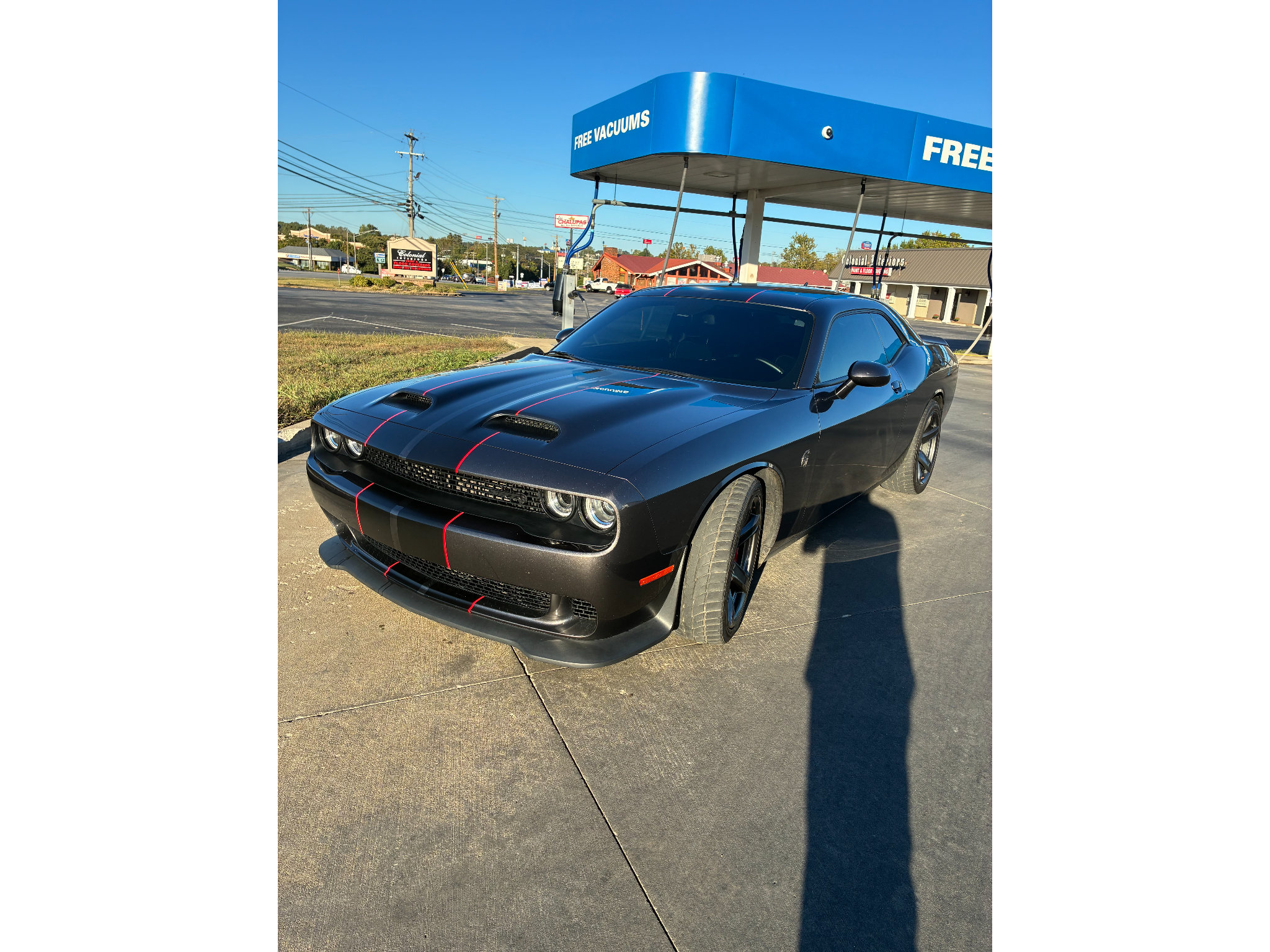 Used 2022 Dodge Challenger SRT Hellcat w/ Plus Package RWD image 2