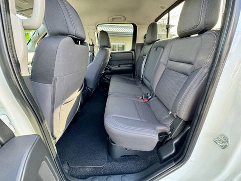 Used 2022 Nissan Frontier SV w/ Technology Package image 12