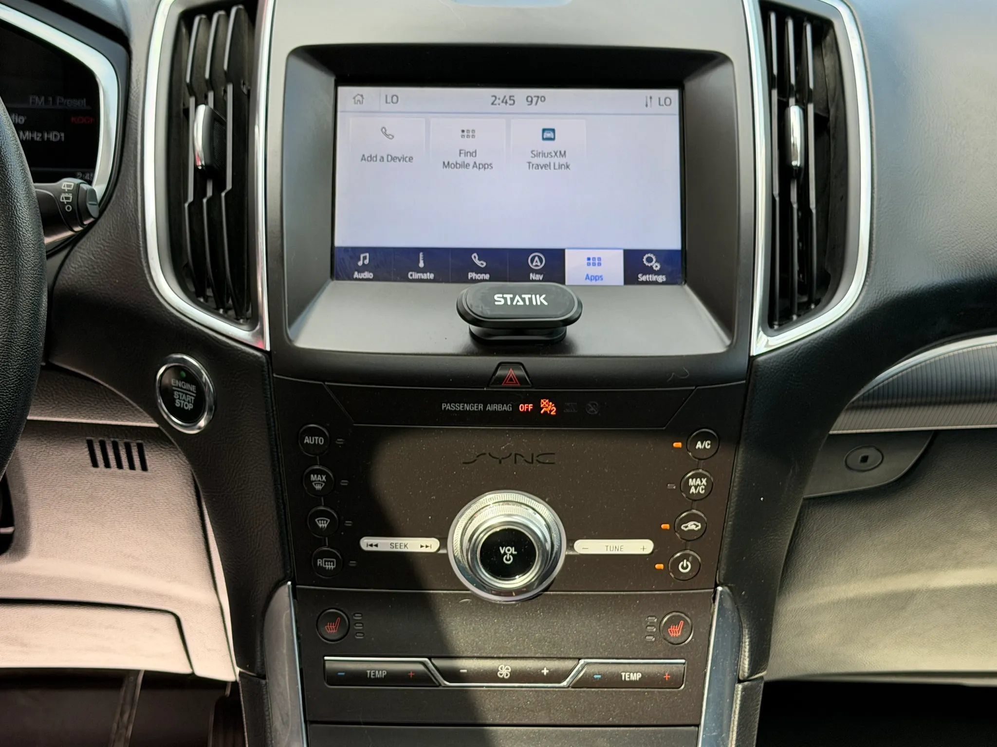 Used 2020 Ford Edge Titanium FWD image 18