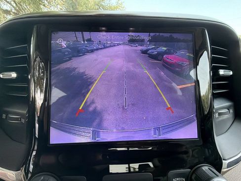 Used 2019 RAM 1500 Laramie AWD/4WD image 18