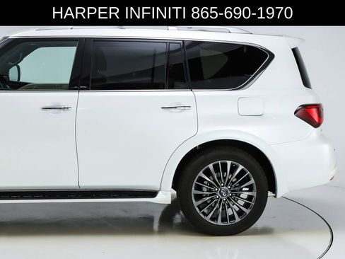 Used 2024 INFINITI QX80 Sensory image 4