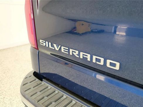 Used 2019 Chevrolet Silverado 1500 LTZ AWD/4WD image 17