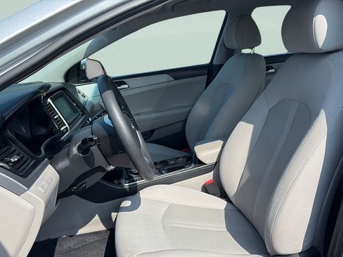 Used 2018 Hyundai Sonata SE w/ Cargo Package FWD image 10