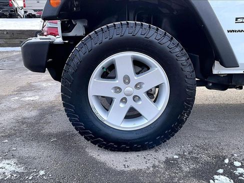 Used 2018 Jeep Wrangler Sport image 8