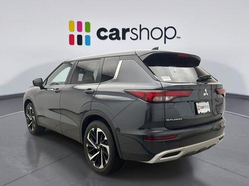 Used 2024 Mitsubishi Outlander SE AWD/4WD image 2