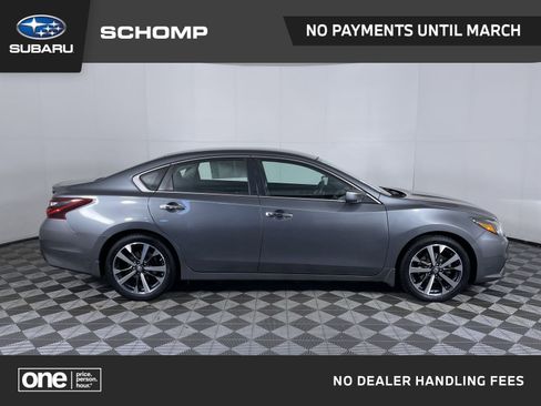 Used 2017 Nissan Altima 2.5 SR w/ LED Appearance Package image 1