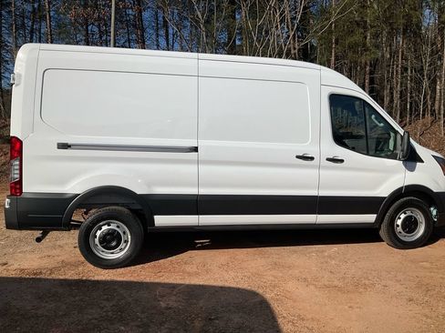 New 2026 Ford Transit 250 148 Medium Roof RWD image 4