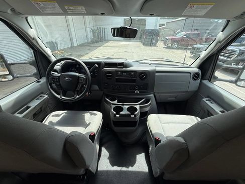 Used 2023 Ford E-450 and Econoline 450 Super Duty w/ Power Windows & Locks Group RWD image 14