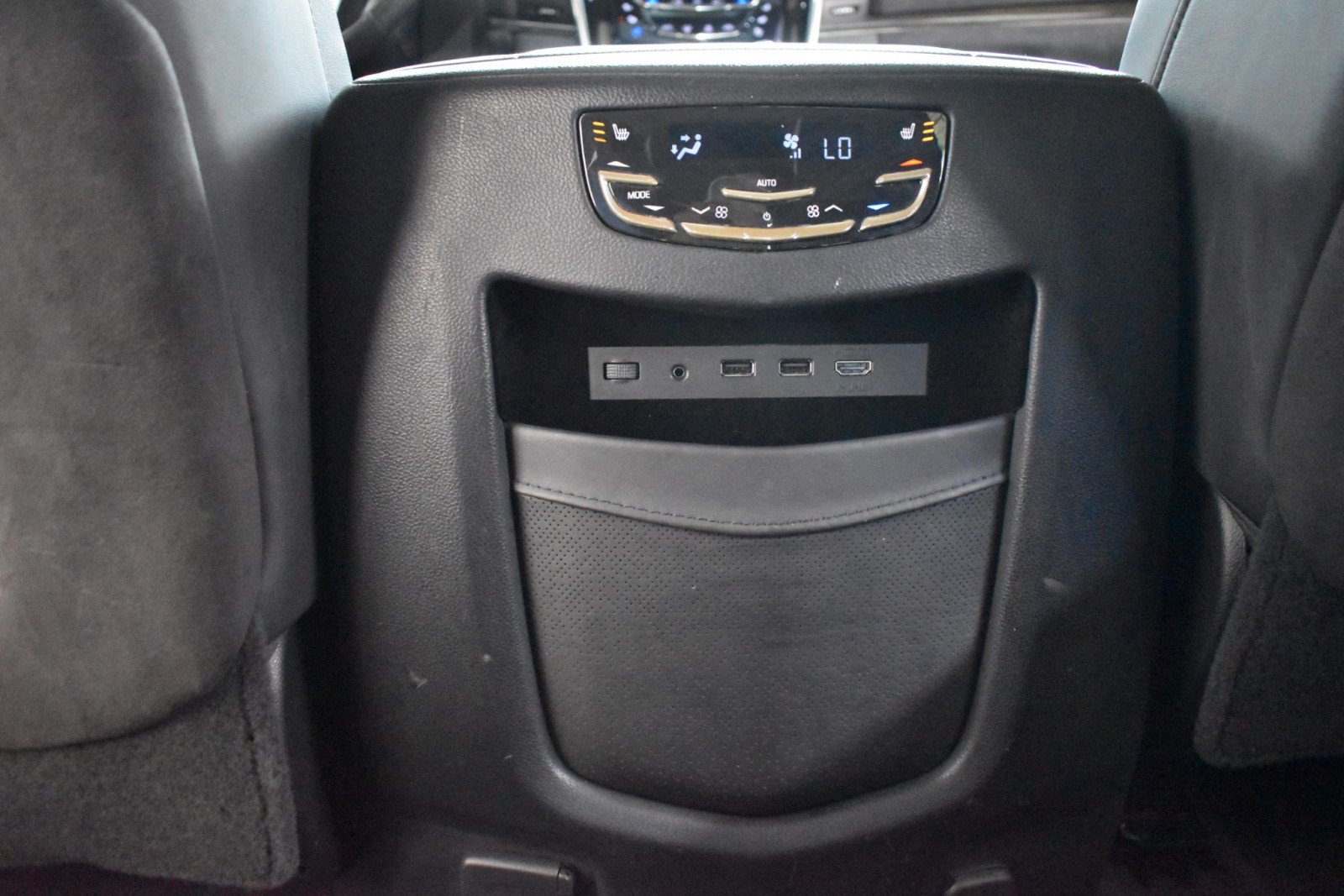 Used 2017 Cadillac Escalade Platinum AWD/4WD image 33