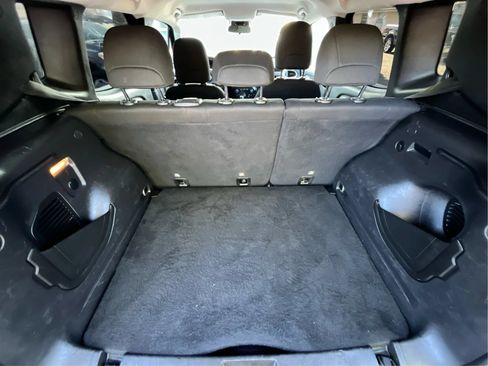Used 2020 Jeep Renegade Latitude FWD image 20