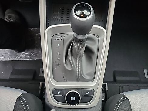 New 2026 Hyundai Venue SEL FWD image 22