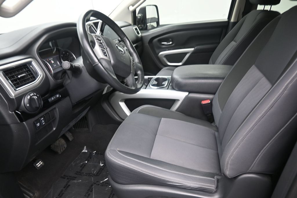 Used 2021 Nissan Titan SV w/ SV Convenience Package AWD/4WD image 12