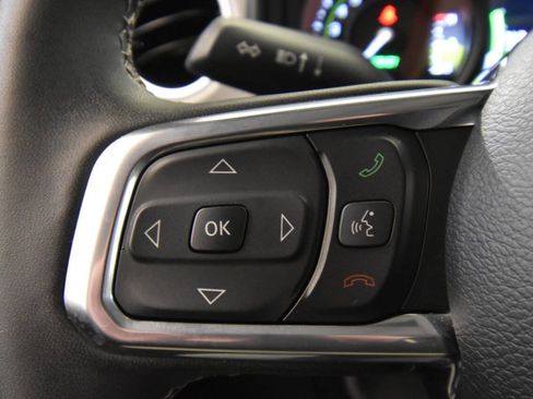 Used 2025 Jeep Wrangler Unlimited Sahara w/ Safety Group image 25