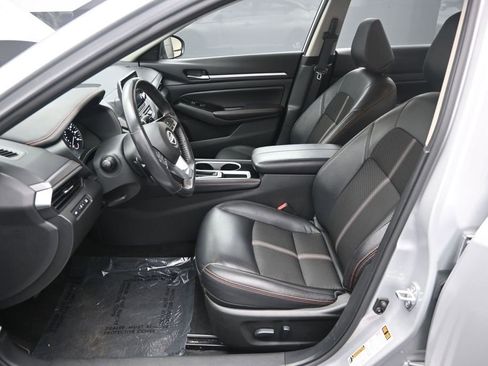 Used 2024 Nissan Altima 2.5 SR FWD image 16