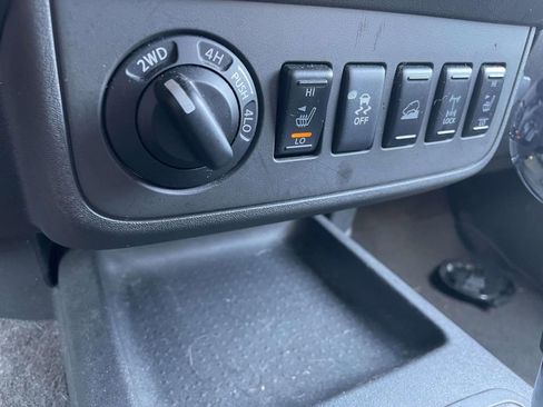 Used 2015 Nissan Xterra PRO-4X w/ Pro-4x Leather Package image 38