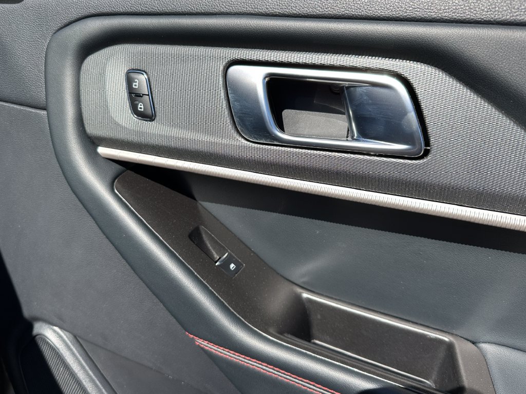 Used 2025 Ford Explorer ST-Line AWD/4WD image 18