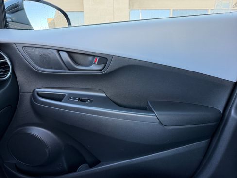 Used 2018 Hyundai Kona SE FWD image 16
