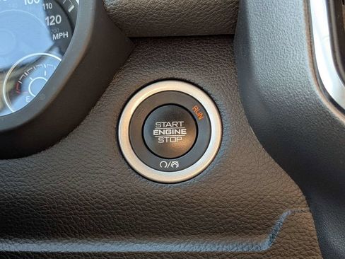Used 2026 RAM 1500 Laramie AWD/4WD image 28