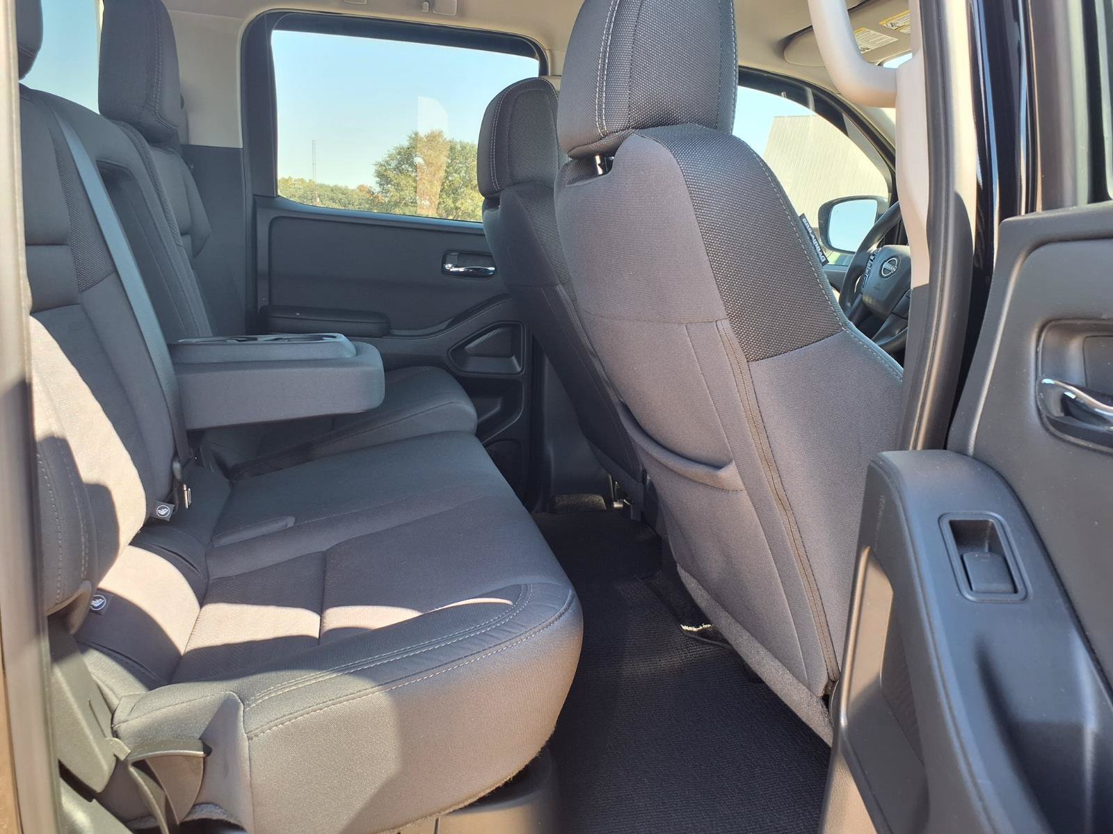 Used 2024 Nissan Frontier SV w/ Technology Package RWD image 14