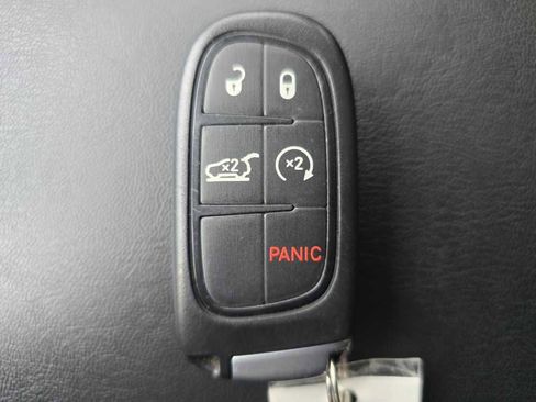 Used 2019 Jeep Cherokee Trailhawk image 21