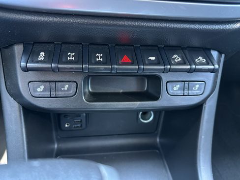 Used 2021 Chevrolet Colorado ZR2 w/ ZR2 Dusk Special Edition AWD/4WD image 28