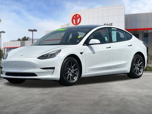 Used 2023 Tesla Model 3 Standard Range RWD image 9