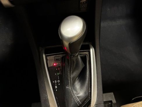 Used 2018 Toyota Corolla LE image 20