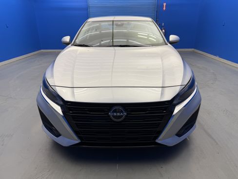 Used 2023 Nissan Altima 2.5 S FWD image 3