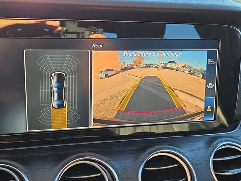 Used 2017 Mercedes-Benz E 300 image 18