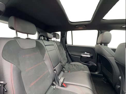 Used 2023 Mercedes-Benz GLB 250 image 26