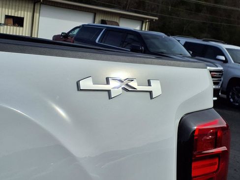 Used 2024 GMC Sierra 2500 Pro image 6