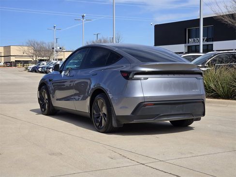 Used 2026 Tesla Model Y Long Range image 3