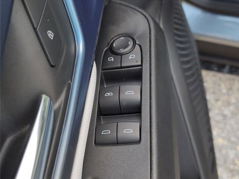 New 2025 Chevrolet Equinox EV LT image 12