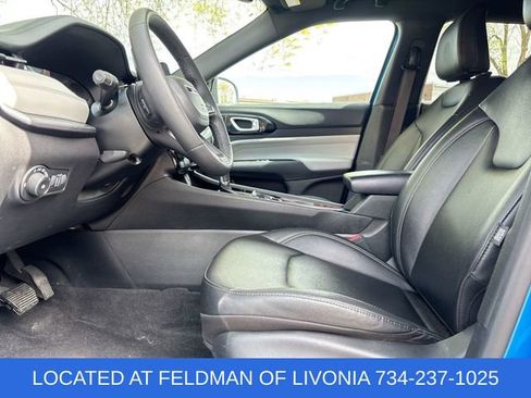 Used 2025 Jeep Compass Limited AWD/4WD image 18
