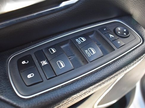 Used 2024 RAM 1500 Laramie image 27