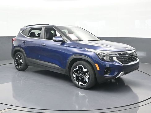 Used 2024 Kia Seltos EX image 8