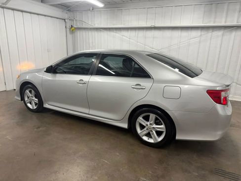 Used 2012 Toyota Camry SE image 5