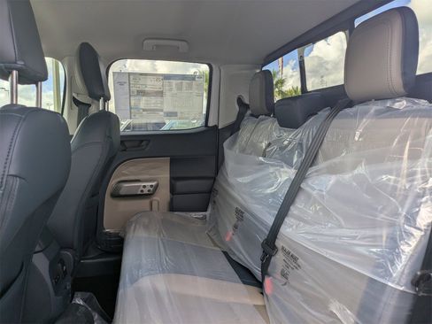 New 2025 Ford Maverick Lariat image 14