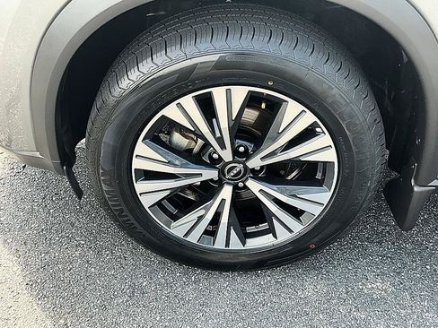 Certified 2023 Nissan Rogue SV w/ SV Premium B Package FWD image 10