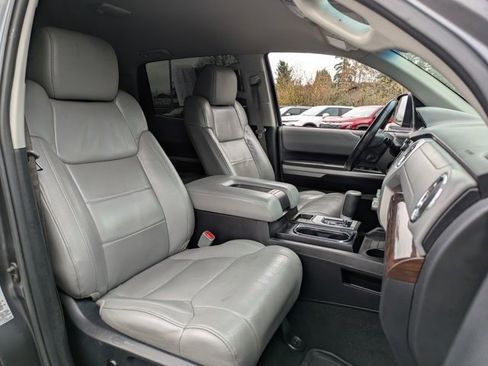 Used 2017 Toyota Tundra Limited w/ Limited Premium Package image 33