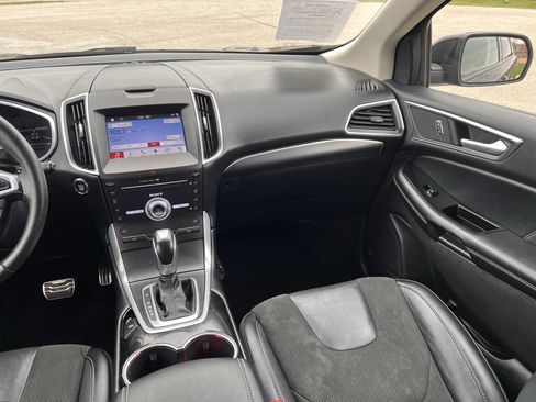 Used 2017 Ford Edge Sport w/ Technology Package image 10