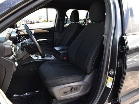 Used 2020 Ford Explorer XLT w/ Comfort Package AWD/4WD image 19